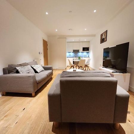 Kaf Luxury Apartment Лондон Екстериор снимка
