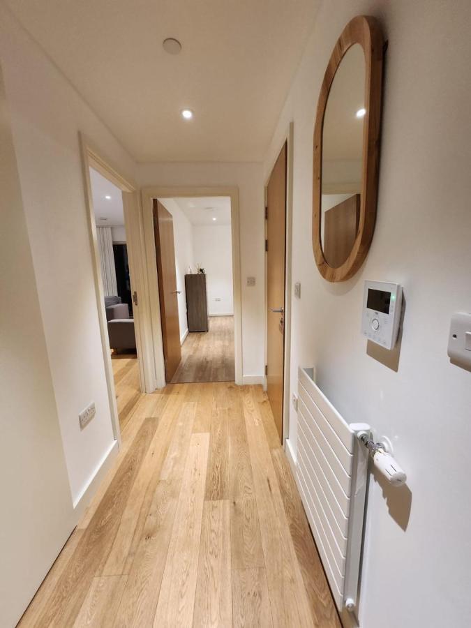 Kaf Luxury Apartment Лондон Екстериор снимка