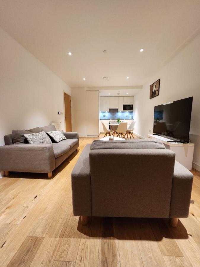 Kaf Luxury Apartment Лондон Екстериор снимка